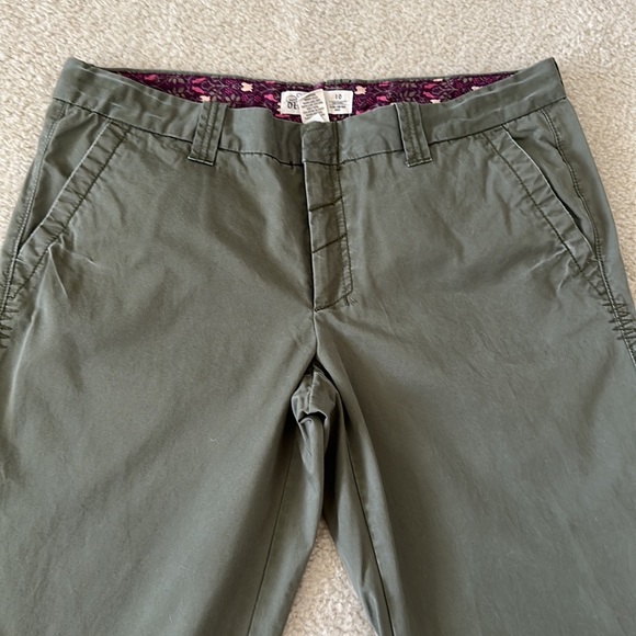 Super Cute Army Green Athletic Old Navy Ultra Low Rise Boot Pants Size 10 - Picture 10 of 13